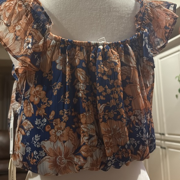 Coordinating Floral Print Ruffle Strap V-Neck Top - Picture 6 of 6